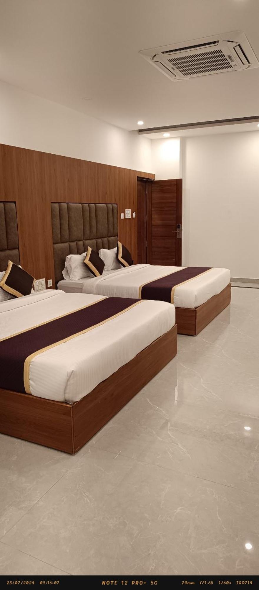 Best Residency Hosur Bagian luar foto